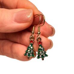 Tannenbaum Ohrhänger mit Strass und rotem Stern – weihnachtlicher Schmuck aus Edelstahl Tannenbaum Ohrhänger mit Strass und rotem Stern – weihnachtlicher Schmuck aus Edelstahl