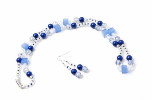 Lange Kette in Blau und Weiß mit CatEye Perlen