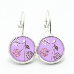 Ohrstecker / Ohrhänger violet mit verspielten Blumen