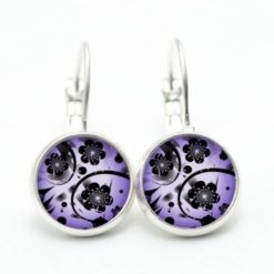 Ohrstecker / Ohrhänger schwarze Blumen auf violet