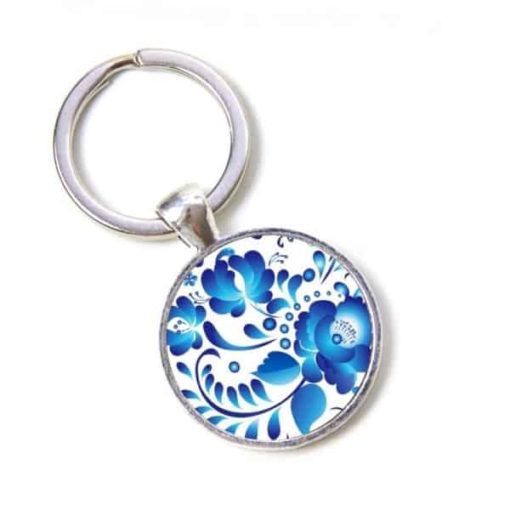 Schlüsselanhänger mit großen blaue Blumen im Gzhel Stil