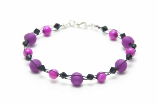 Zartes Armband in Violett und Schwarz